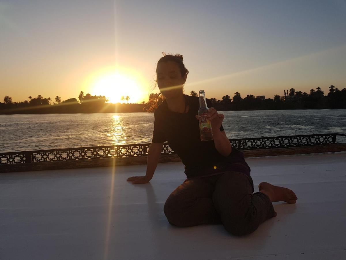 Nile Sunrise Felucca Boat Private Rental Luxor Exterior photo
