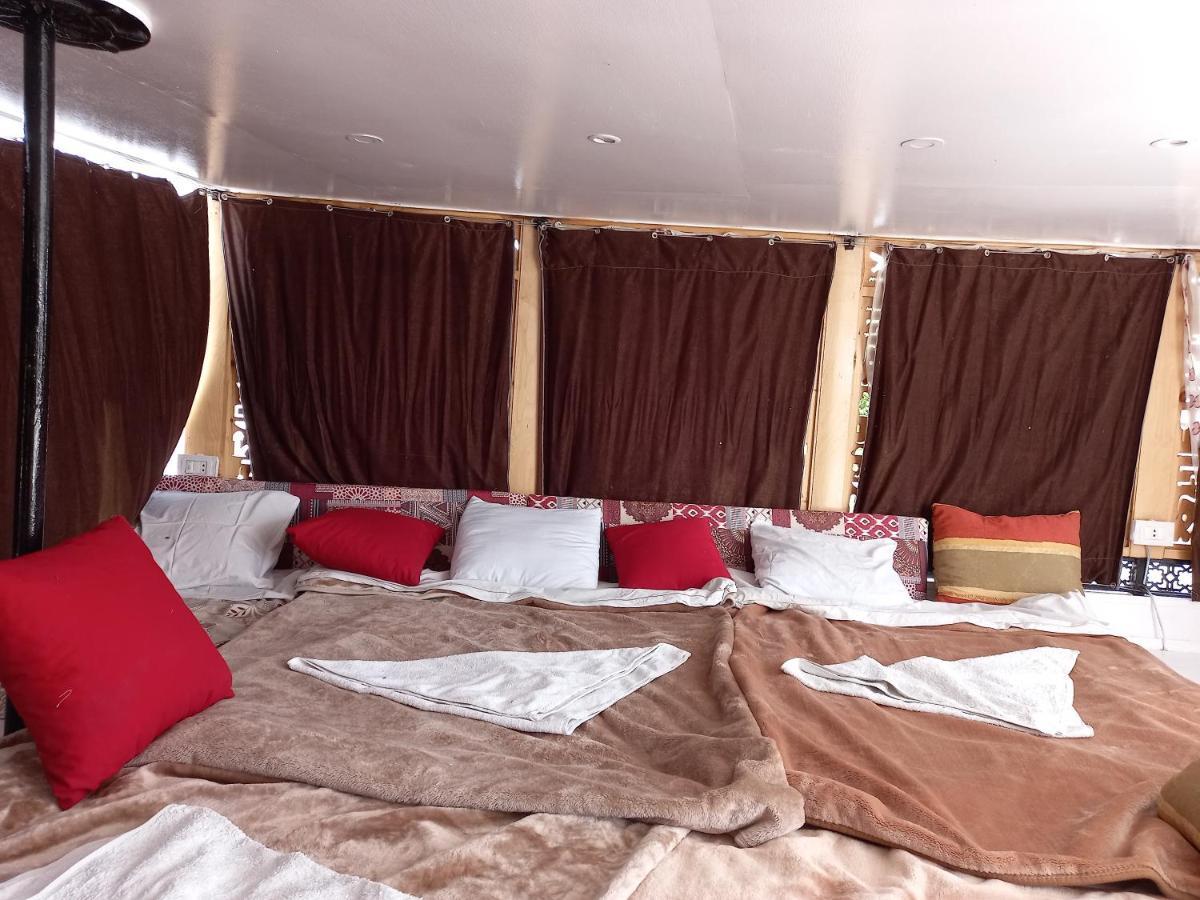 Nile Sunrise Felucca Boat Private Rental Luxor Exterior photo