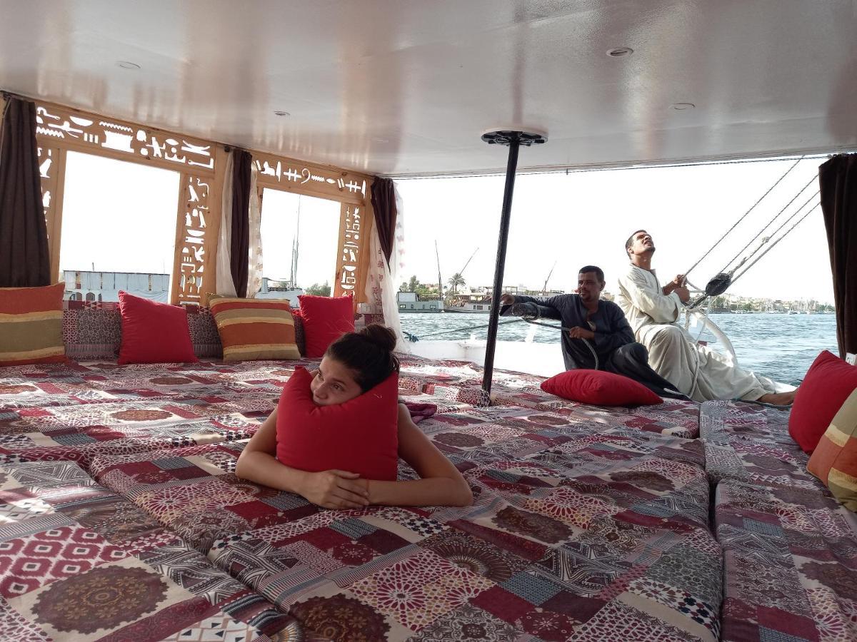 Nile Sunrise Felucca Boat Private Rental Luxor Exterior photo