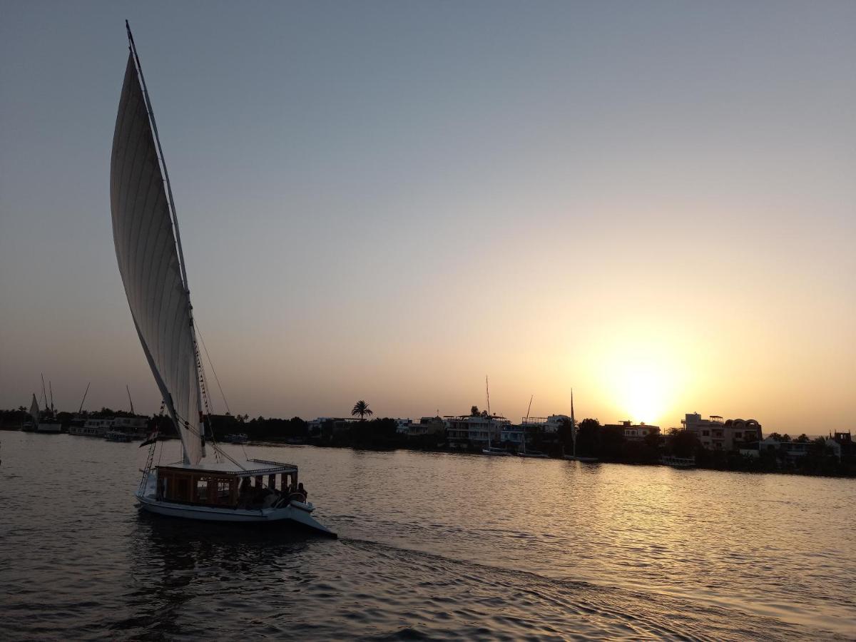 Nile Sunrise Felucca Boat Private Rental Luxor Exterior photo