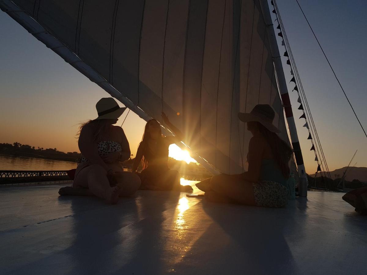 Nile Sunrise Felucca Boat Private Rental Luxor Exterior photo