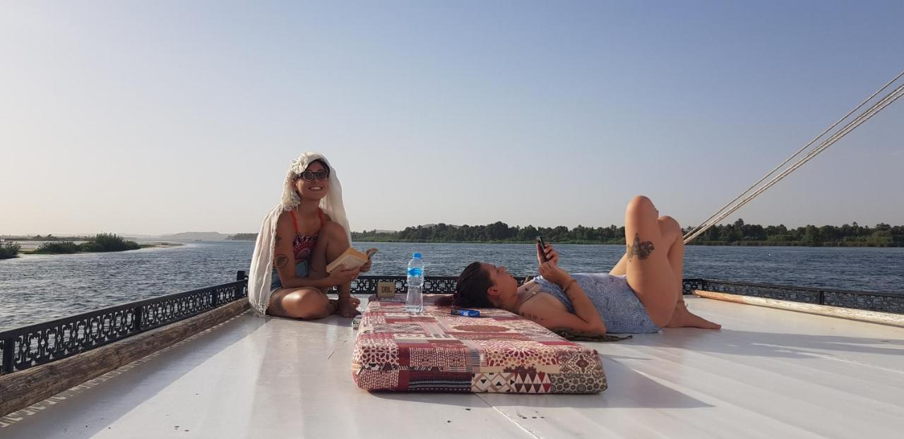 Nile Sunrise Felucca Boat Private Rental Luxor Exterior photo