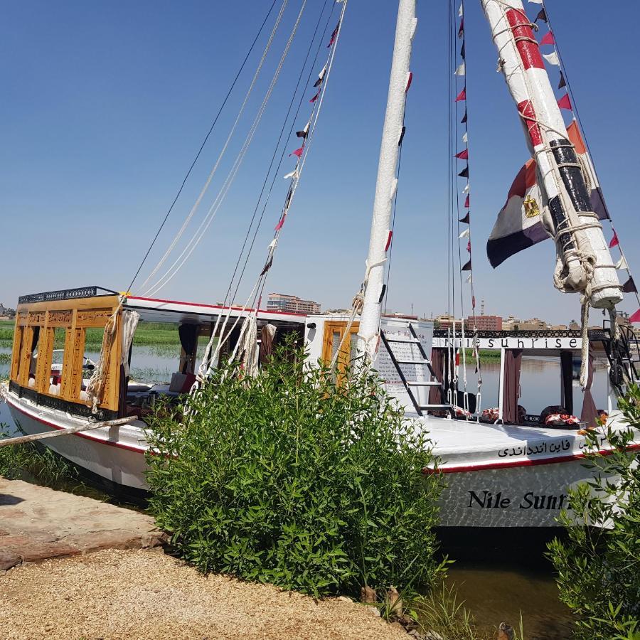 Nile Sunrise Felucca Boat Private Rental Luxor Exterior photo