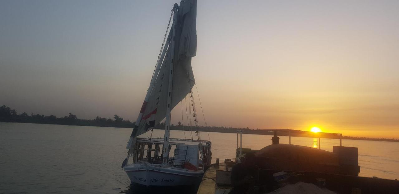 Nile Sunrise Felucca Boat Private Rental Luxor Exterior photo