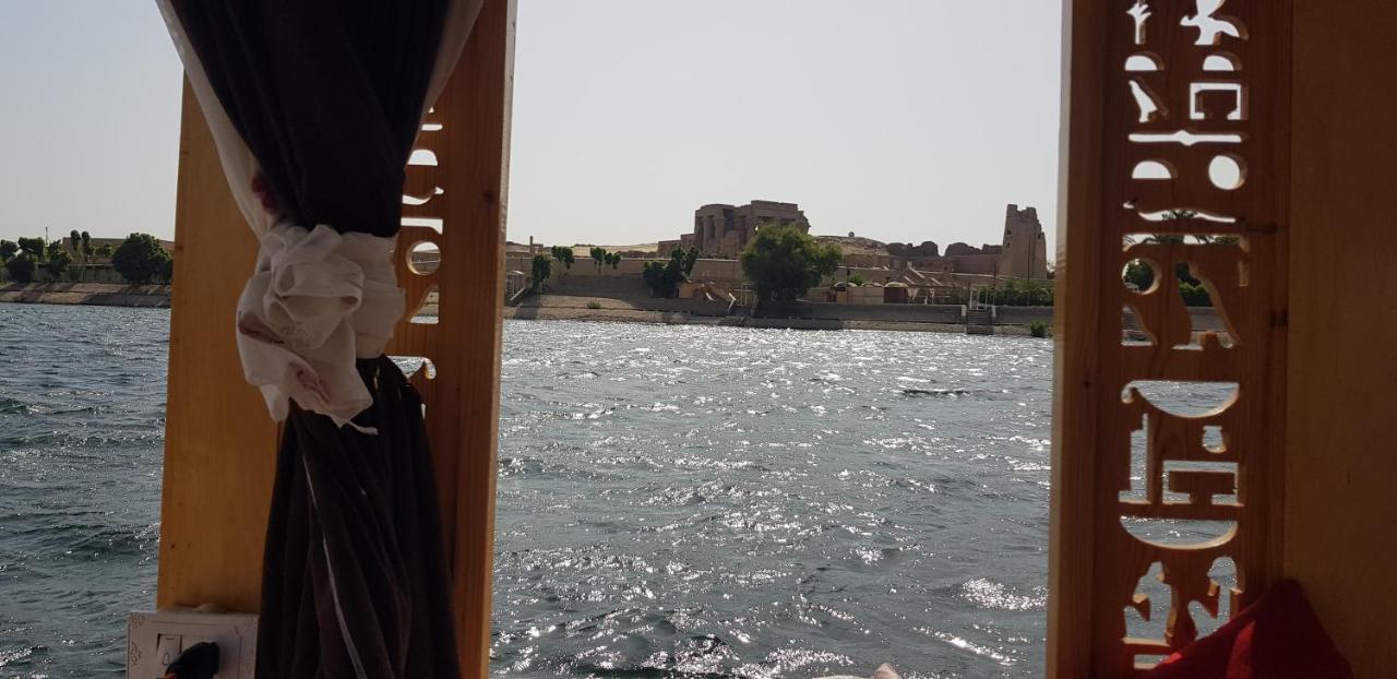 Nile Sunrise Felucca Boat Private Rental Luxor Exterior photo