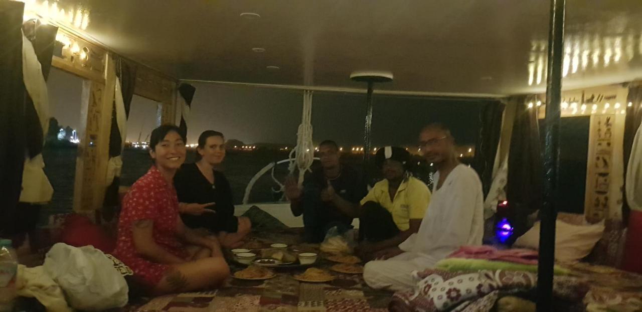Nile Sunrise Felucca Boat Private Rental Luxor Exterior photo